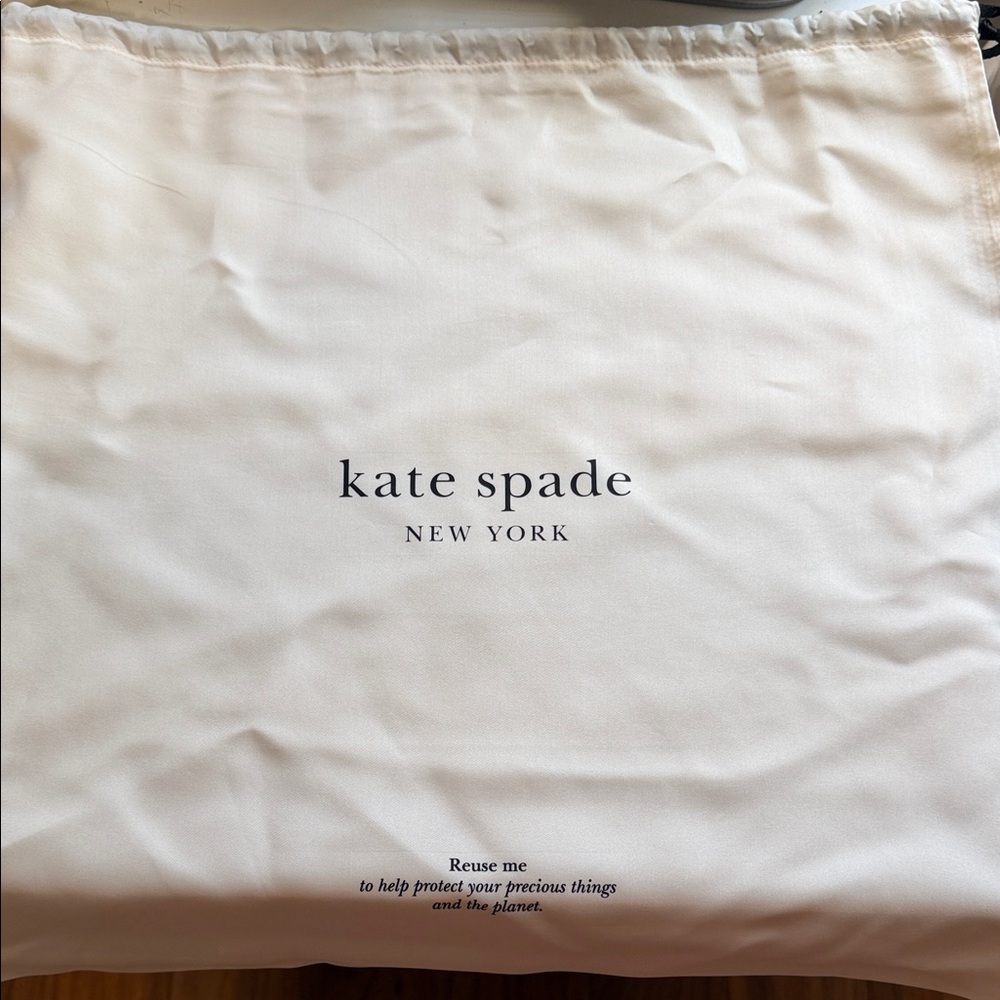 Kate spade black purse crossbody saffiano leather medium NWT - Picture 8 of 12